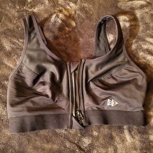 Front zip sports bra